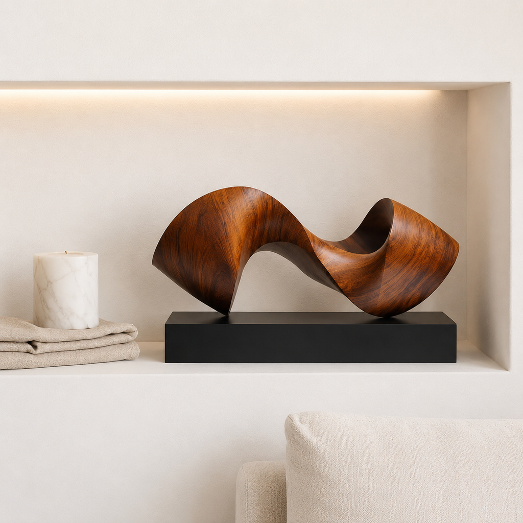 Abstrakte Holzskulptur mit Fließender Form, Moderne Tischdekoration fur Regal und Sideboard